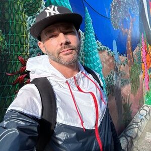 Meet your Posher, Troy